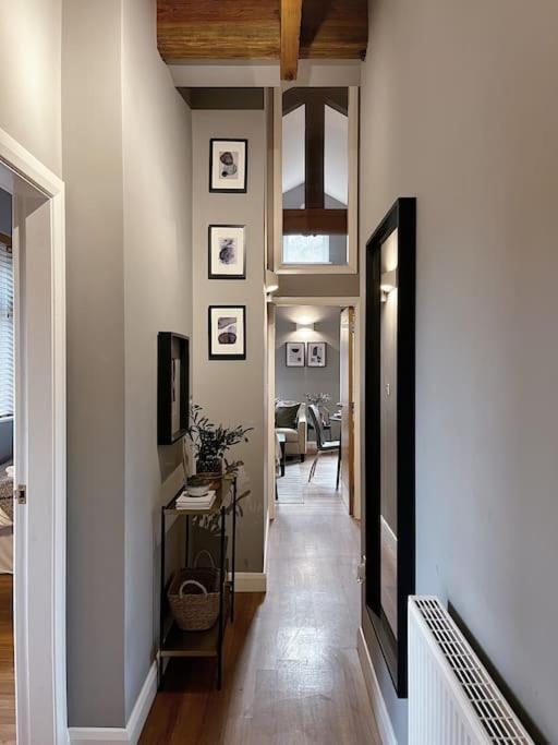 Cosy 2 Bedroom Apartment Todmorden Dış mekan fotoğraf