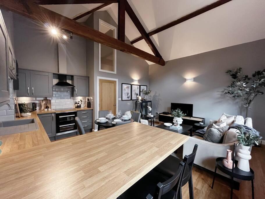 Cosy 2 Bedroom Apartment Todmorden Dış mekan fotoğraf