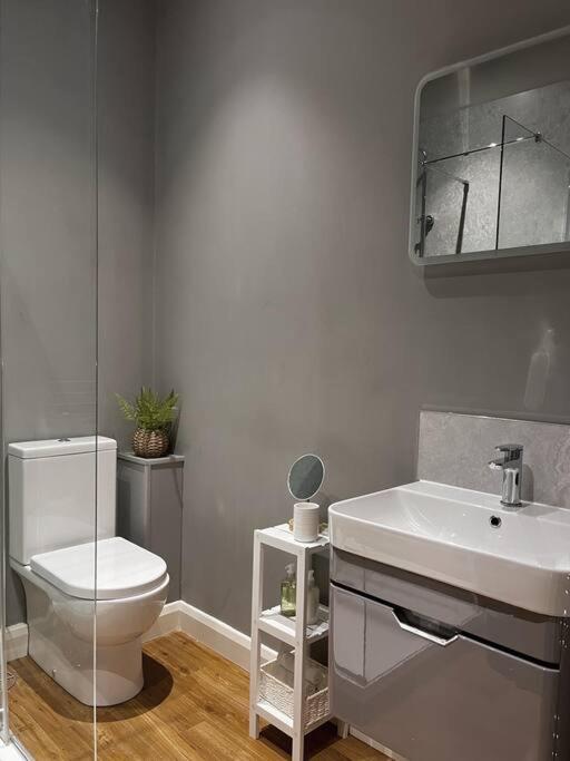 Cosy 2 Bedroom Apartment Todmorden Dış mekan fotoğraf